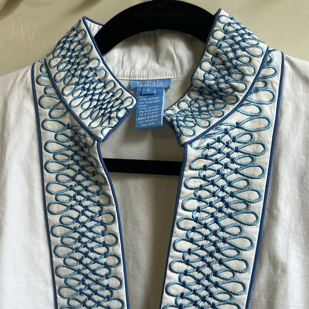 TS dixin White Tunic with Blue Embroidery - Picture 3 of 6